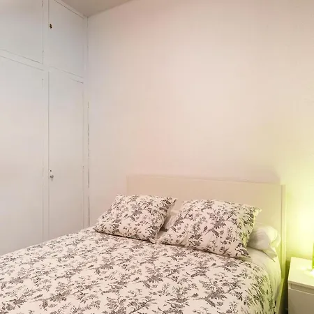 Eixample Sants Estacio Барселона